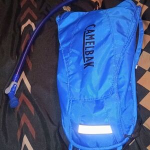 CamelBak Vibrant Blue Hydration Pack. NWOT 56oz.